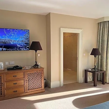 St Kyrans Hotell 5*